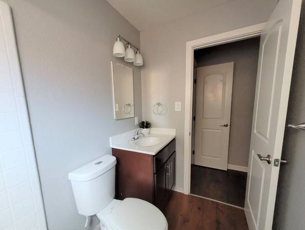1BR/1BA Apartment · Hayward photo 4