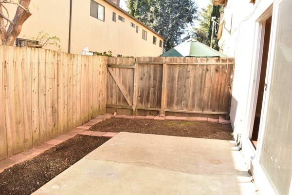 2BR/2BA Apartment · Hayward photo 5