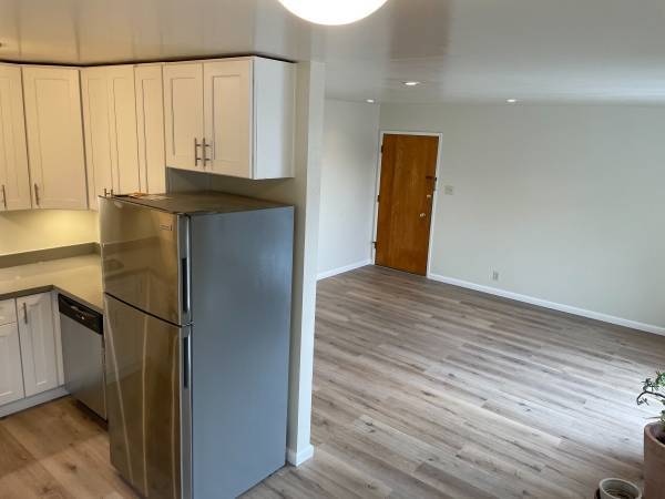 2BR/1BA Apartment on Liberty St Near Donal · El Cerrito photo 3