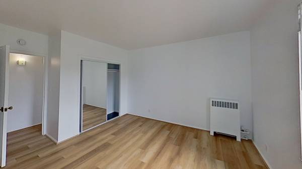 2BR/2BA Apartment on Arballo Drive · San Francisco photo 4