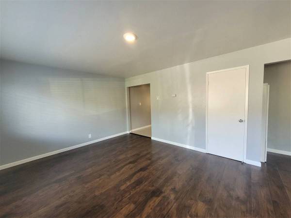 2BR/1BA Apartment · Hayward photo 4
