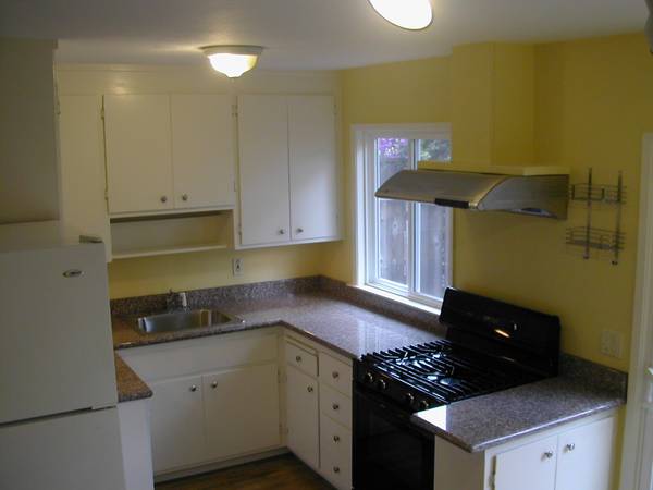 2BR/2BA Condo · Berkeley photo 2