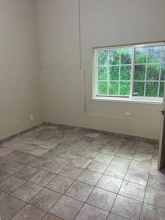 3BR/2BA Condo on Caldecott Lane · Oakland photo 4