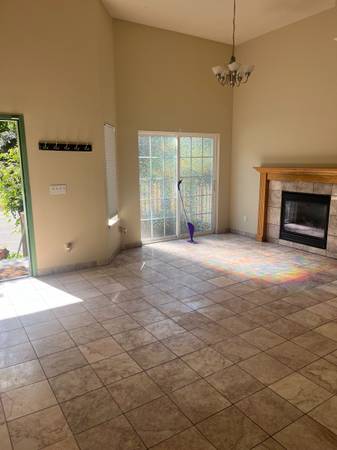 3BR/2BA Condo on Caldecott Lane · Oakland photo 3