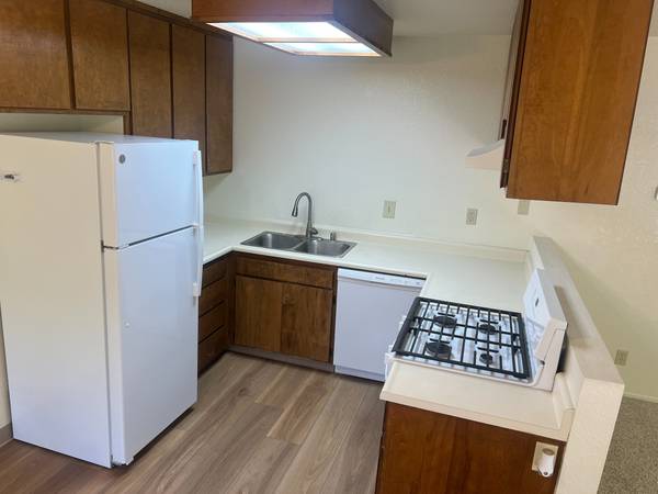 2BR/1BA Apartment on Mission Blvd. · Santa Rosa photo 2