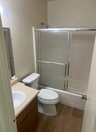 2BR/1BA Apartment on Mission Blvd. · Santa Rosa photo 4