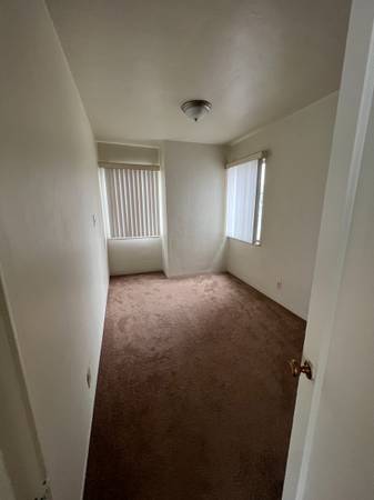 Apartments on 14th Ave · Oakland photo 3