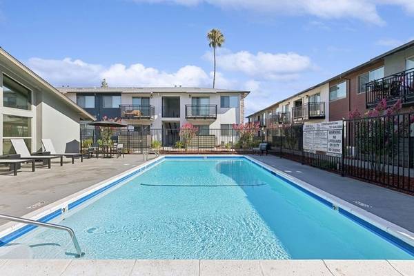 2BR/1BA Apartment · Fairfield photo 2