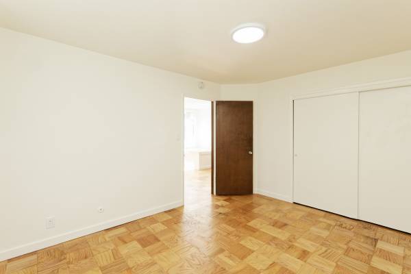 1BR/1BA Apartment · Oakland photo 5