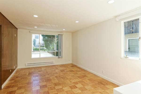 1BR/1BA Apartment · Oakland photo 4