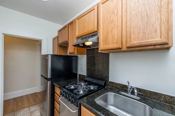 Apartments on 3rd Avenue · Oakland photo 4