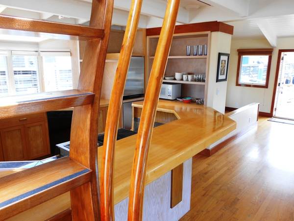3BR/2BA Apartment · Sausalito photo 2