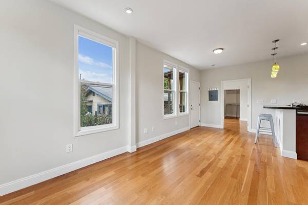 1BR/1BA Apartment · Berkeley photo 4