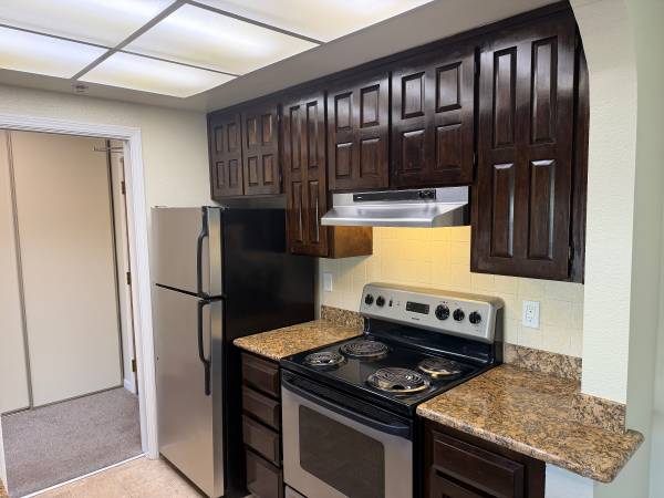 1BR/1BA Apartment · Millbrae photo 2