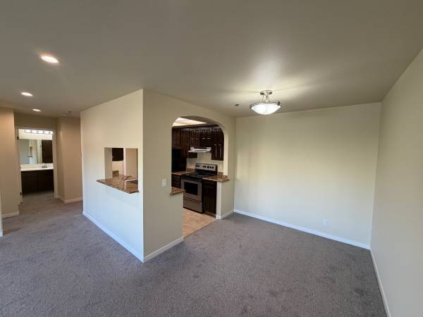 1BR/1BA Apartment · Millbrae photo 5