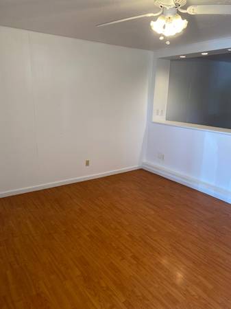 0BR/1BA Apartment · Deer Park photo 5