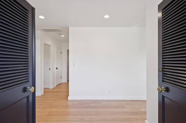 3BR/3BA Single Family House on Corte Toluca · Greenbrae photo 3