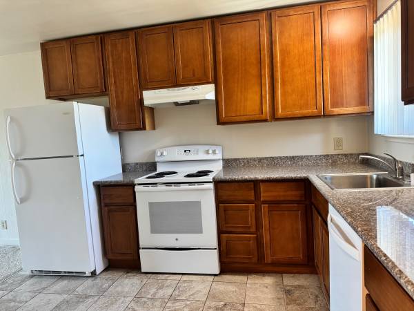 Apartments on 21st. Avenue · Oakland photo 3