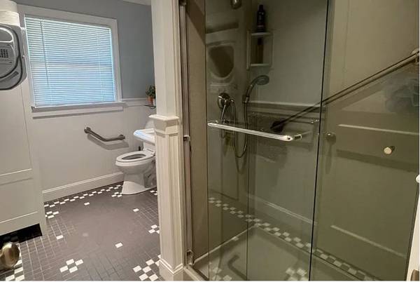 Fully Furnished - Beautiful Country Club Inlaw Unit - Foundation photo 4
