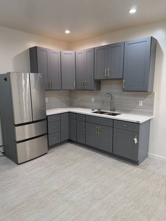 3BR/2BA Apartment on International Blvd · Oakland photo 4