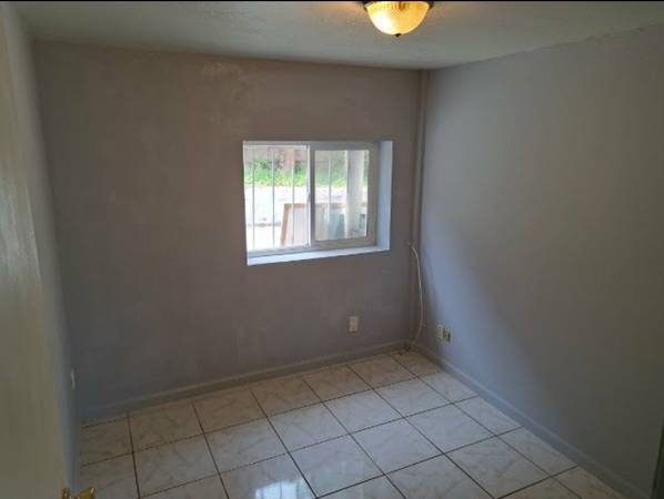 2BR/1BA Duplex · Richmond photo 5