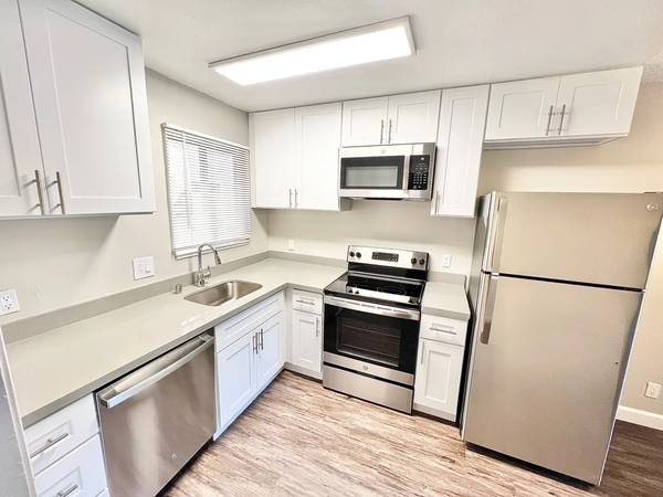 Apartments on Mowry Avenue · Fremont photo 2