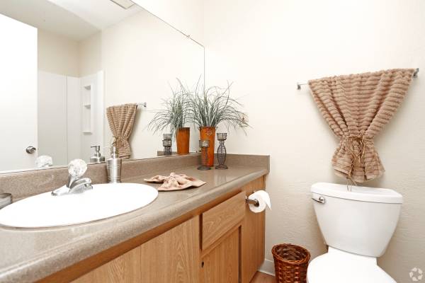 2BR/1BA Condo on Arnold Drive · Pleasant Hill photo 4
