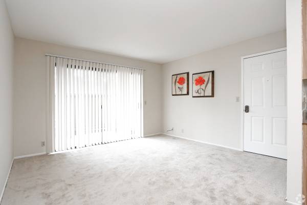 2BR/1BA Condo on Arnold Drive · Pleasant Hill