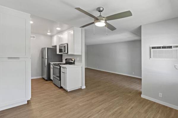Apartments on California Street · Mountain View photo 2