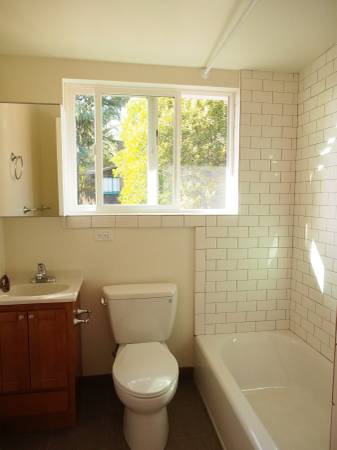 2BR/2BA Apartment · Berkeley photo 5