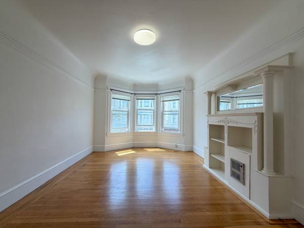 2BR/1BA Apartment on Cole St · San Francisco photo 2