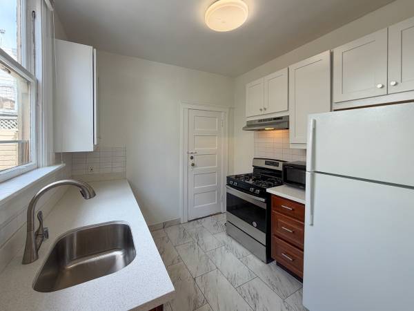 2BR/1BA Apartment on Cole St · San Francisco photo 3