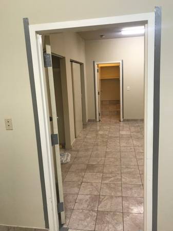 Apartments on Caldecott Lane · Oakland photo 2