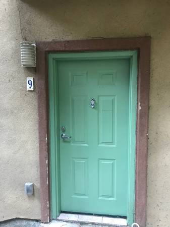 Apartments on Caldecott Lane · Oakland photo 4