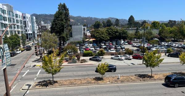 2BR/1BA Apartment on Dwight · Berkeley photo 4