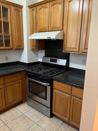 2BR/1BA Apartment on Dwight · Berkeley