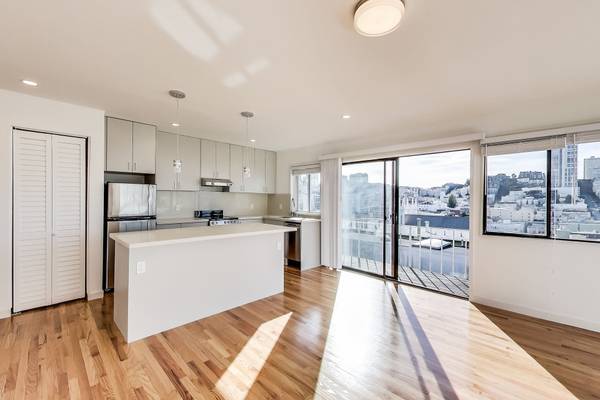 1BR/1BA Apartment on San Antonio · San Francisco photo 5