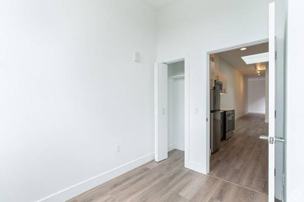 Apartments on Market Street · Oakland photo 5