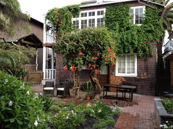 4BR/1BA Flat on Parker Street · Berkeley photo 3