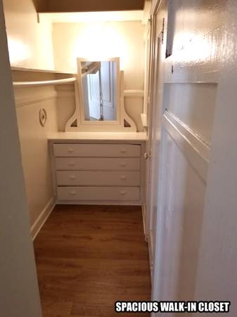 Private Room in Classic Downtown Oakland Victorian With Back Patio photo 5