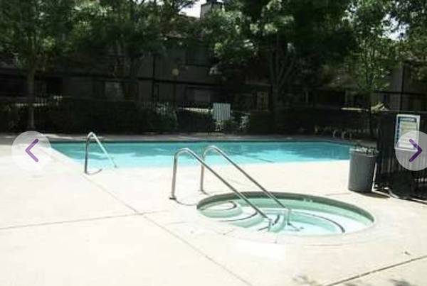 Apartments on Chadwick Lane · Pittsburg photo 2