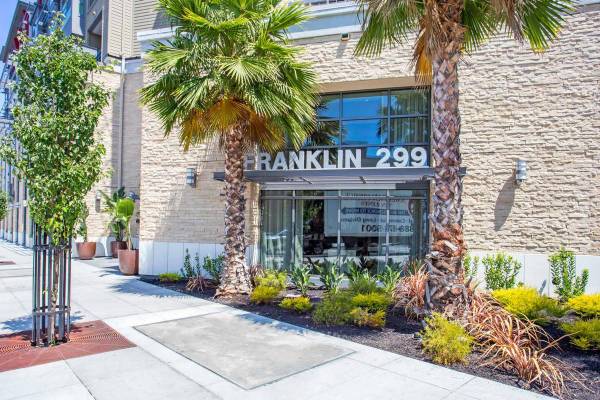 Apartments on Franklin St · Redwood City photo 2