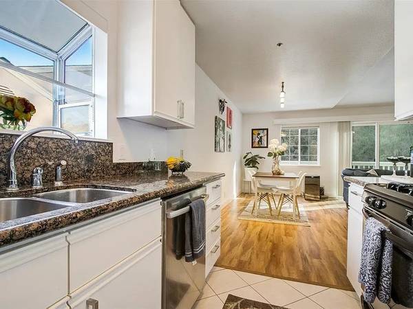 1 Bed, 1 Bath - Daly City/South Hill Condo - 2 Parking Spaces photo 5