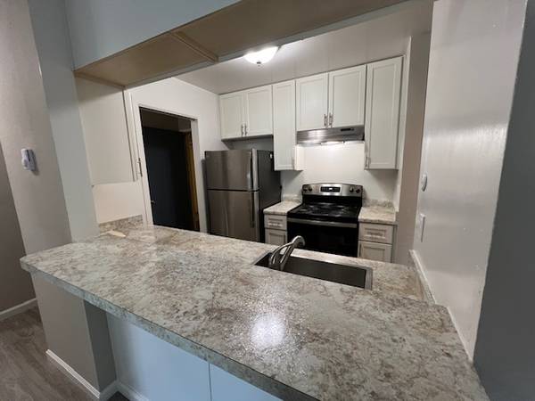 Apartments on Shoreline Drive · Alameda photo 2