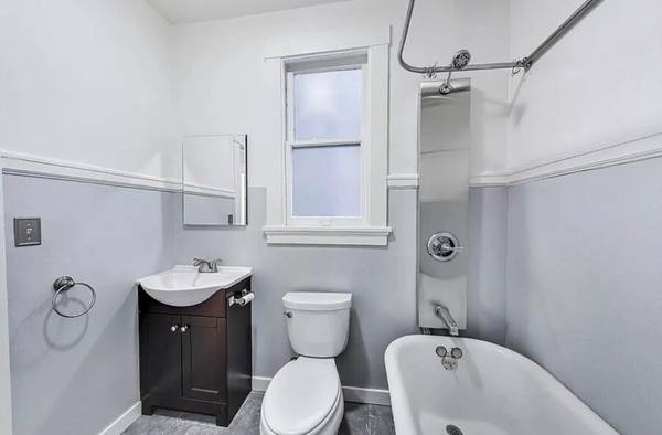 2BR/1BA Apartment on Lyon Street Unit · San Francisco photo 5