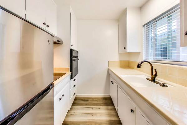 0BR/1BA Apartment on Laurel Street Unit · San Carlos photo 5