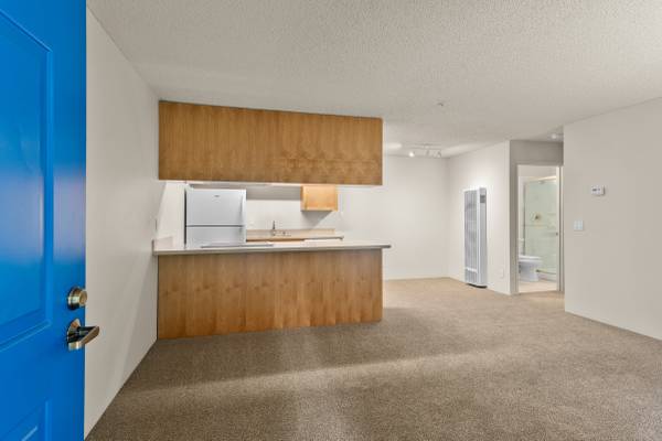 Apartments on Range Ave · Santa Rosa photo 2