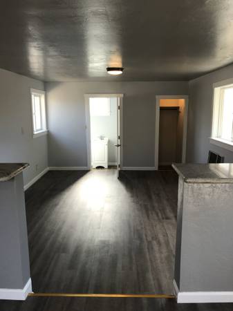 0BR/1BA In Law Adu on Tudor Road · Oakland photo 4