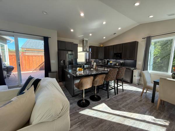 2BR/1BA In-Law · Redwood City photo 2