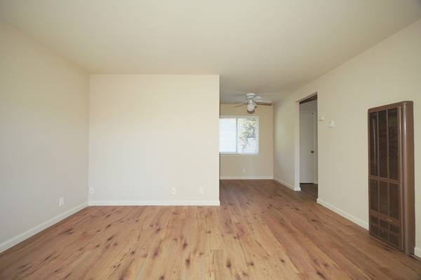 417 Del Medio Avenue photo 3
